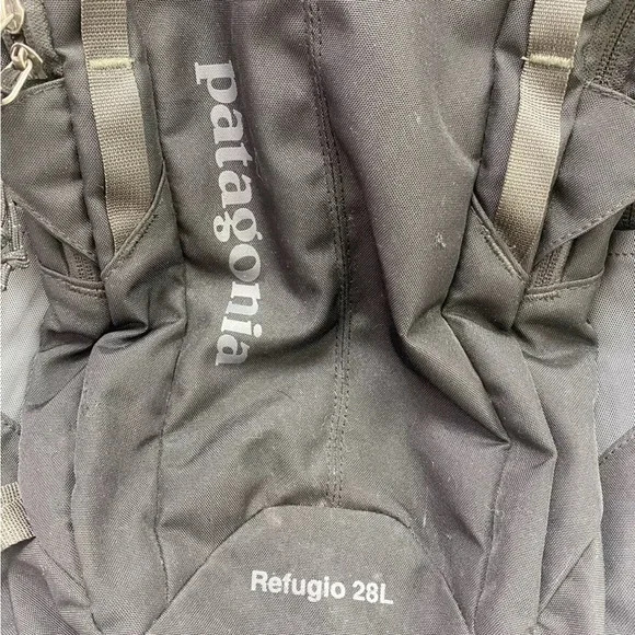 Patagonia Refugio Unisex 28L BackPack Black With Embroidery